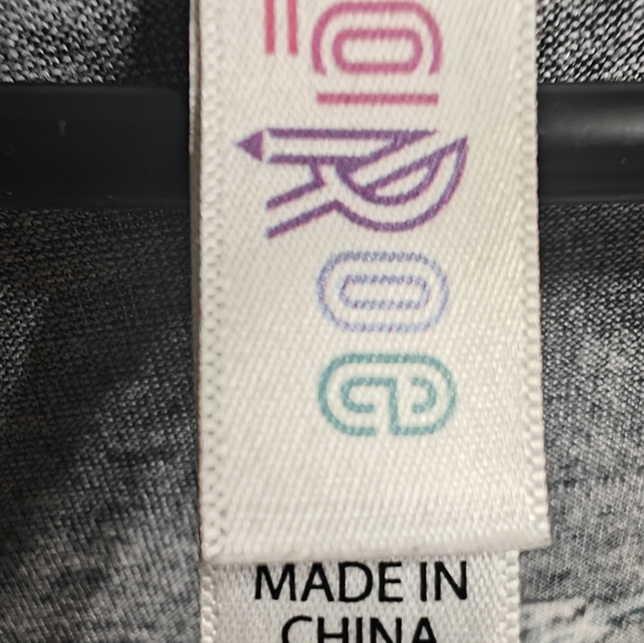 Lularoe classic tee top - Picture 3 of 4